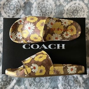 Vanilla Floral Coach Slides Size 8 Brand New Never Worn